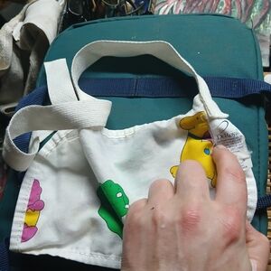 DeRoyal pediatric arm sling designed for children recovering from orthopedic in-